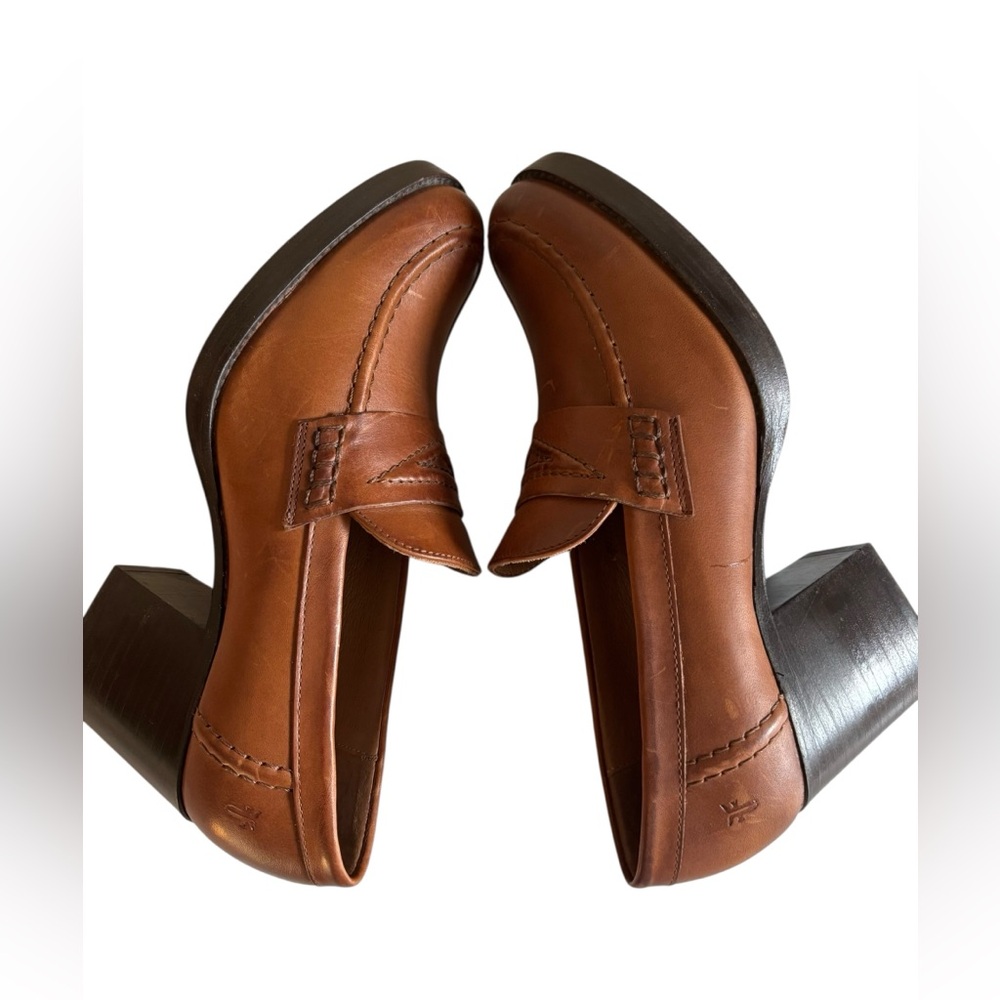 Frye leather women’s 3” heeled loafer. Cognac color. Size 9.5B. Preloved - Picture 6 of 11